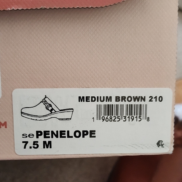 Easy Spirit Brown Leather Mules - Picture 2 of 5